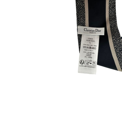 Bandeau in seta di Dior con iconica fantasia Oblique nei toni blu e beige. Originale, usato, di lusso, in condizioni eccellenti.