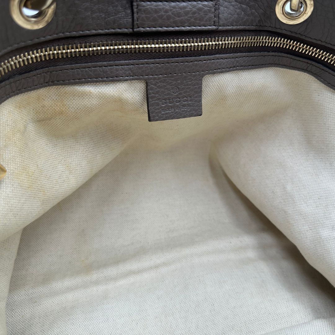 interno Borsa Gucci bamboo color fango con doppi manici bamboo, di lusso, originale, ottime condizioni, usata, originale. 