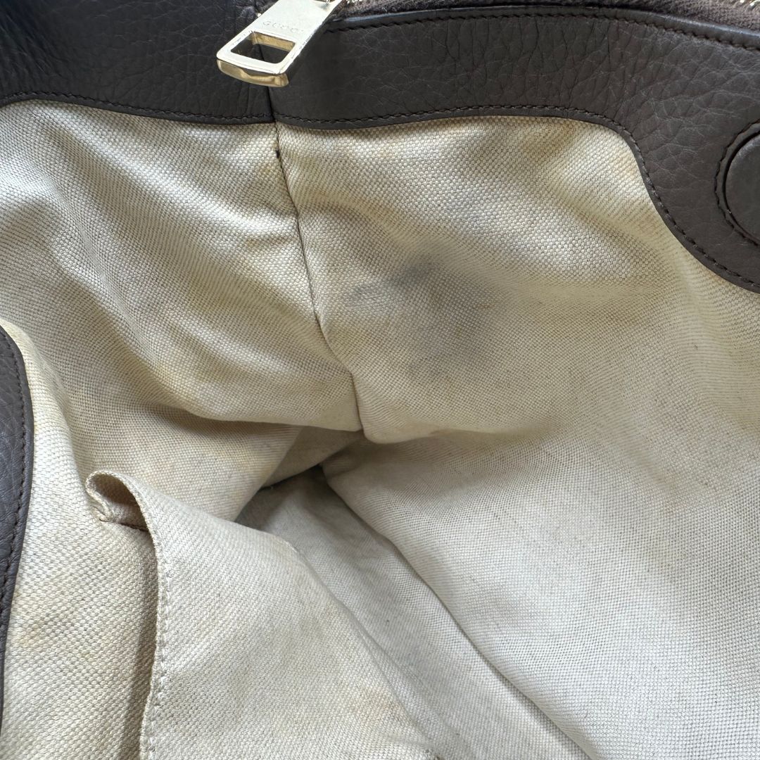 interno Borsa Gucci bamboo color fango con doppi manici bamboo, di lusso, originale, ottime condizioni, usata, originale. 