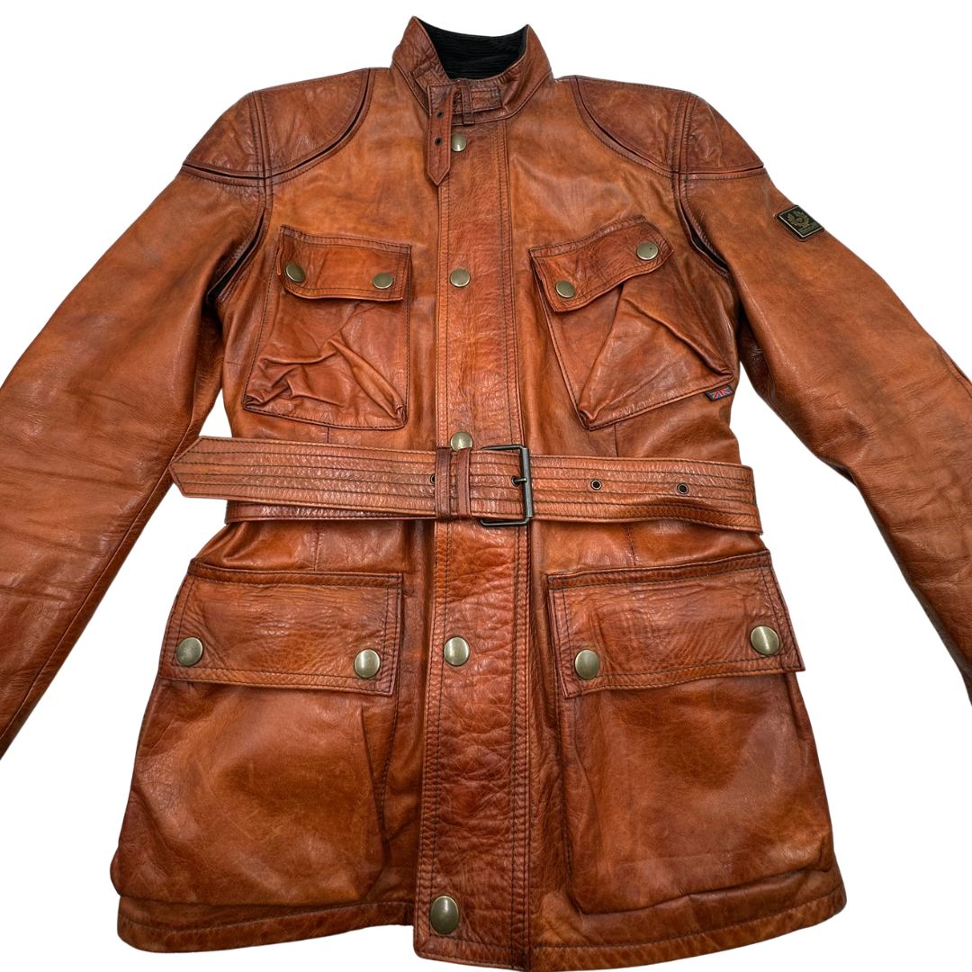 Giacca Belstaff in pelle munita di una cintura in vita, di lusso, originale, ottime condizioni, usata.