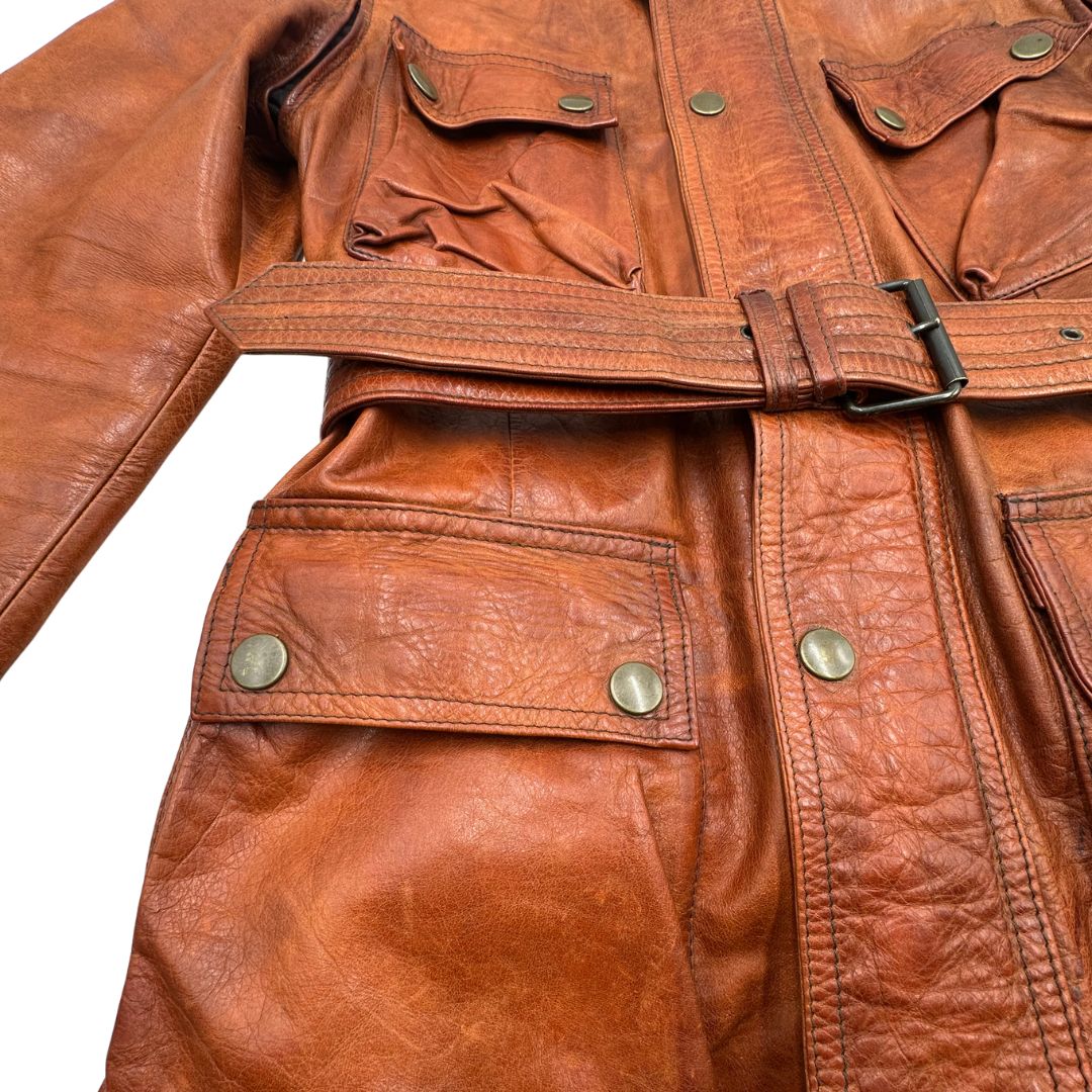 Giacca Belstaff in pelle munita di una cintura in vita, di lusso, originale, ottime condizioni, usata.
