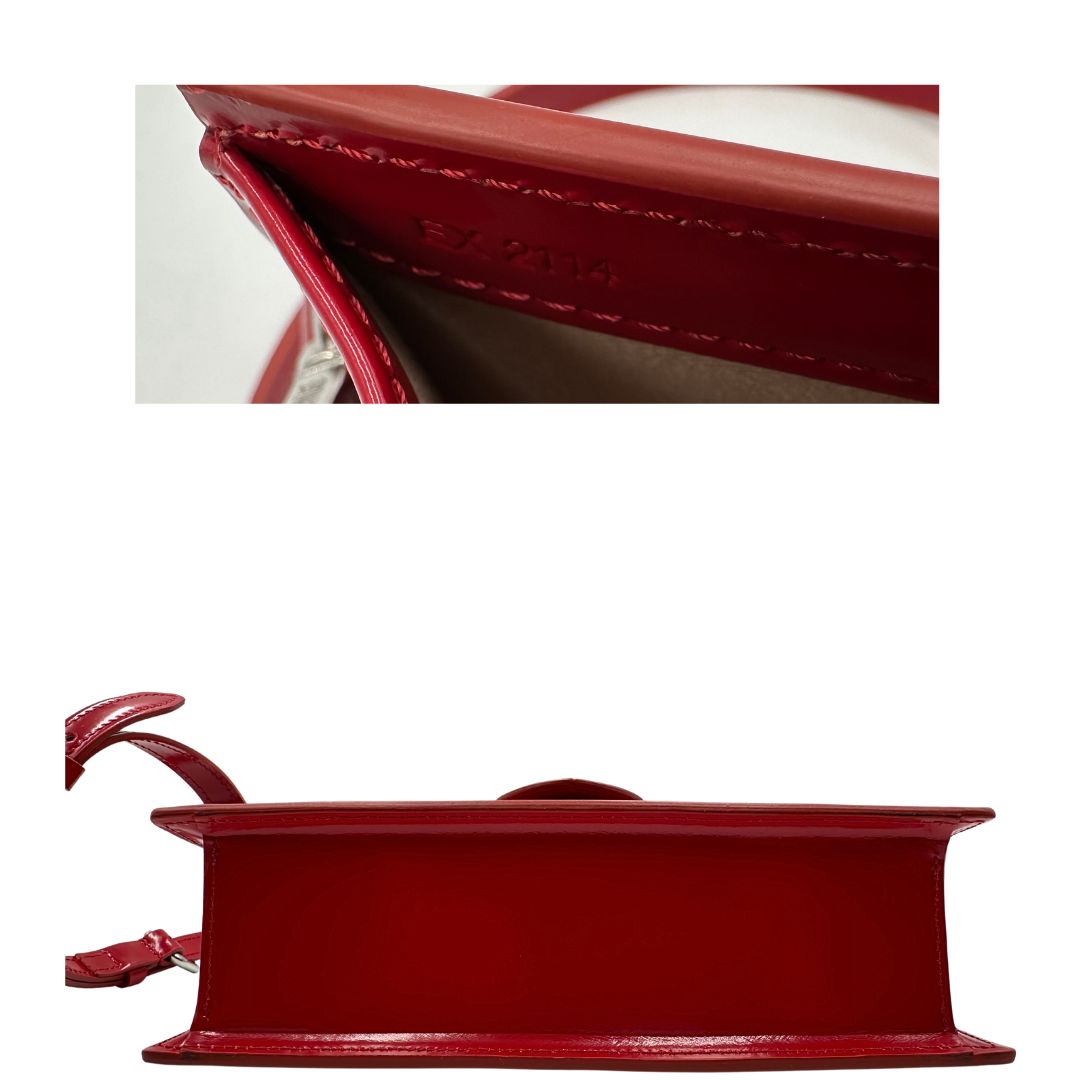 base Borsa Jacquemus nella versione Le Grand Bambino in pelle rossa verniciata, di lusso, originale, eccellenti condizioni, usata. 