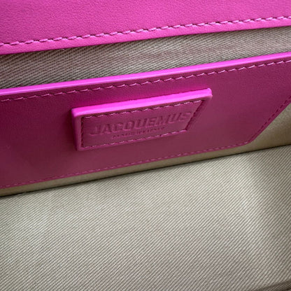 interno  Borsa Jacquemus nella versione Le Grand Bambino neon pink, di lusso, originale, eccellenti condizioni, usata. 