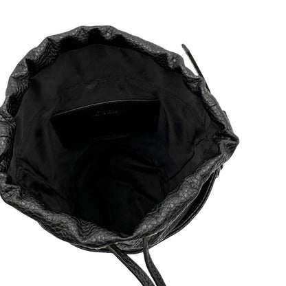 interno  Secchiello Pinko in pelle martellata nera, di lusso, originale, eccellenti condizioni, usata. 