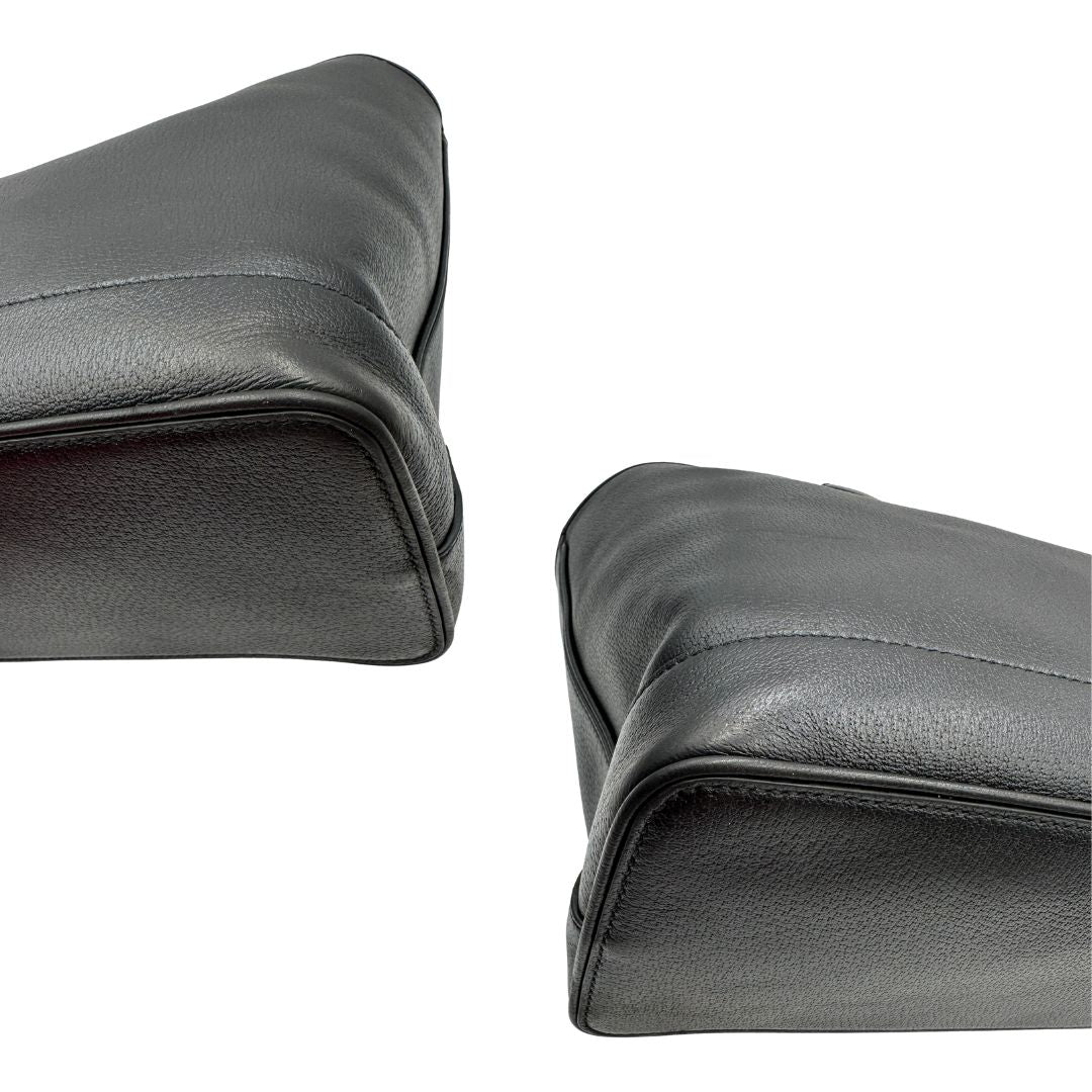 angoli Shopper Gucci in pelle nera impreziosita da doppia GG in metallo dorato, di lusso, originale, ottime condizioni, usata. 