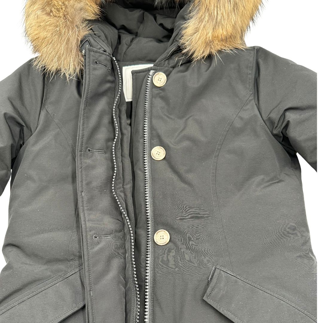 Giubbino Woolrich Artic Parka nero munita di un cappuccio rifinito in pelliccia, di lusso, originale, ottime condizioni, usato