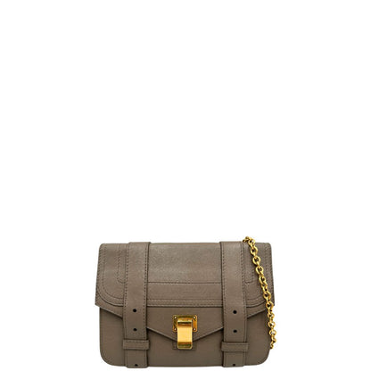 Front di un wallet on chain Proenza Schouler in pelle color tortora e parti metalliche dorate, usato, originale, seconnd hand, in ottime condizioni.