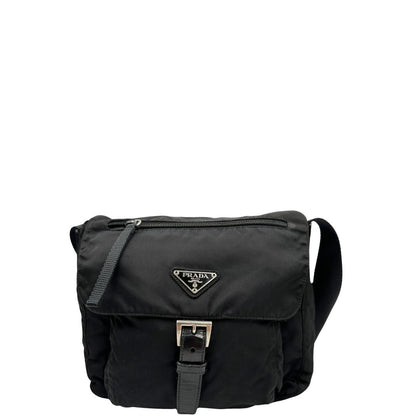 Front, Borsa Prada in nylon nero e finiture in pelle tono su tono; Originale, usata, di lusso, in ottime condizioni.