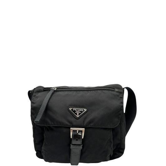 Front, Borsa Prada in nylon nero e finiture in pelle tono su tono; Originale, usata, di lusso, in ottime condizioni.