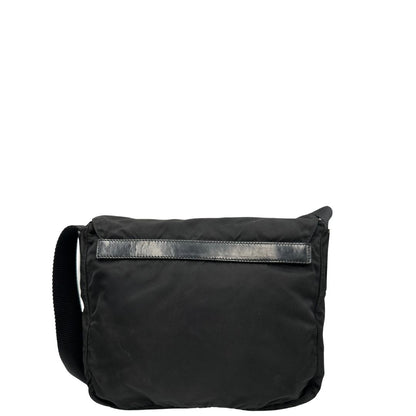 Retro, Borsa Prada in nylon nero e finiture in pelle tono su tono; Originale, usata, di lusso, in ottime condizioni.
