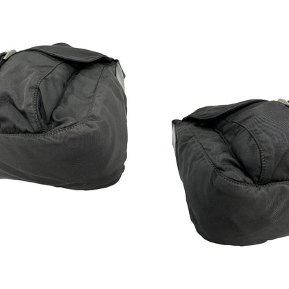 Angoli, Borsa Prada in nylon nero e finiture in pelle tono su tono; Originale, usata, di lusso, in ottime condizioni.