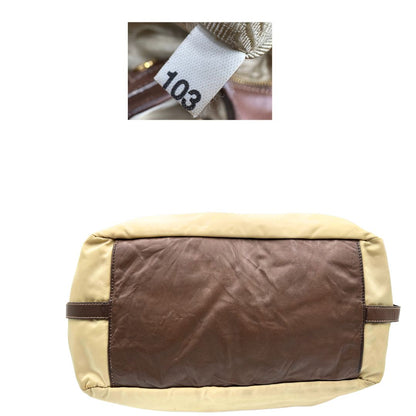 base Shopper Prada in nylon, munita di doppi manici, indossabile a spalla, di lusso, originale, ottime condizioni, usata.