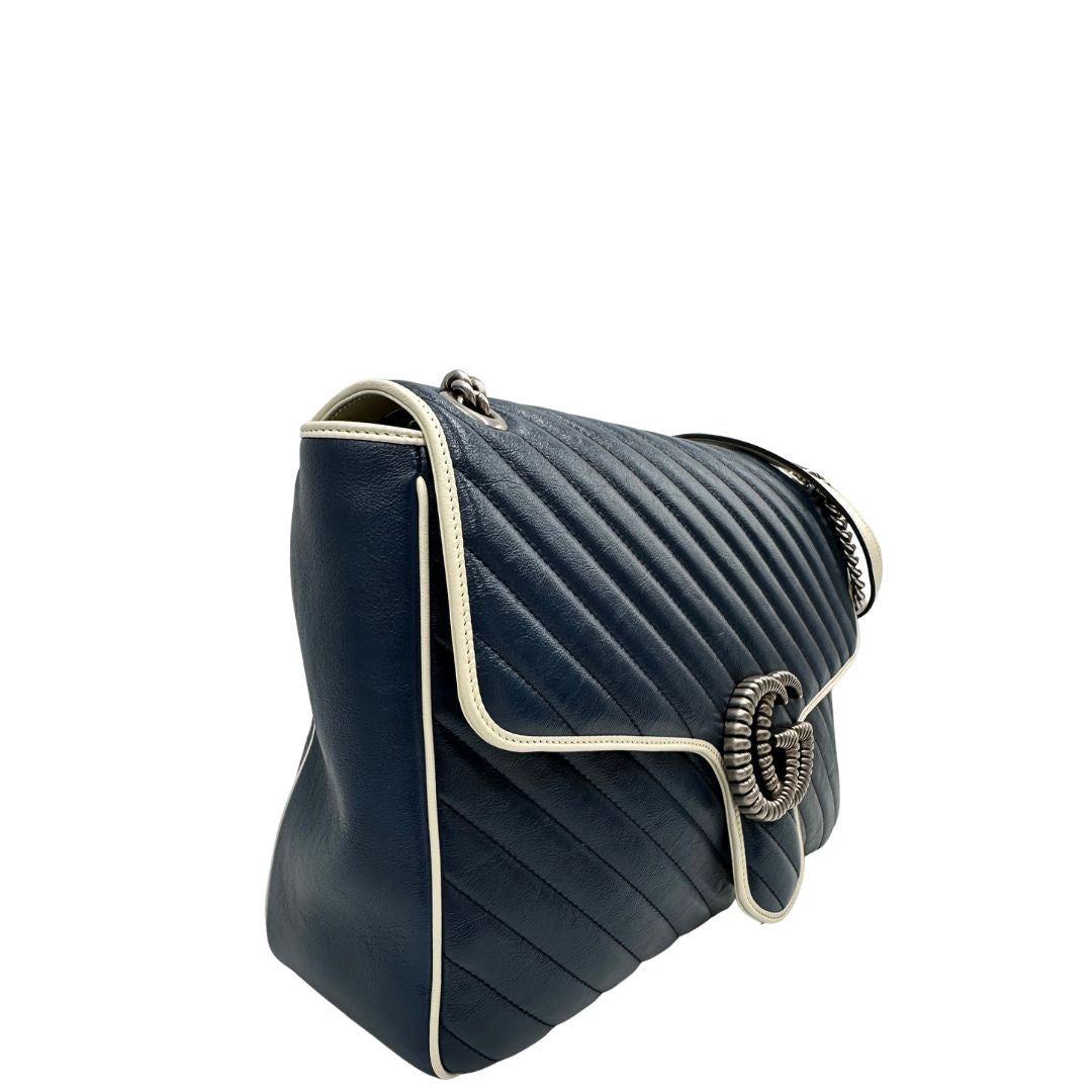 lato Borsa Gucci Marmont nella versione large, di lusso, originale, ottime condizioni, usata. 