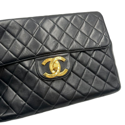 cc chiusura Borsa Chanel in pelle nera trapuntata con hardware dorato, di lusso, originale, ottime condizioni, usata. 