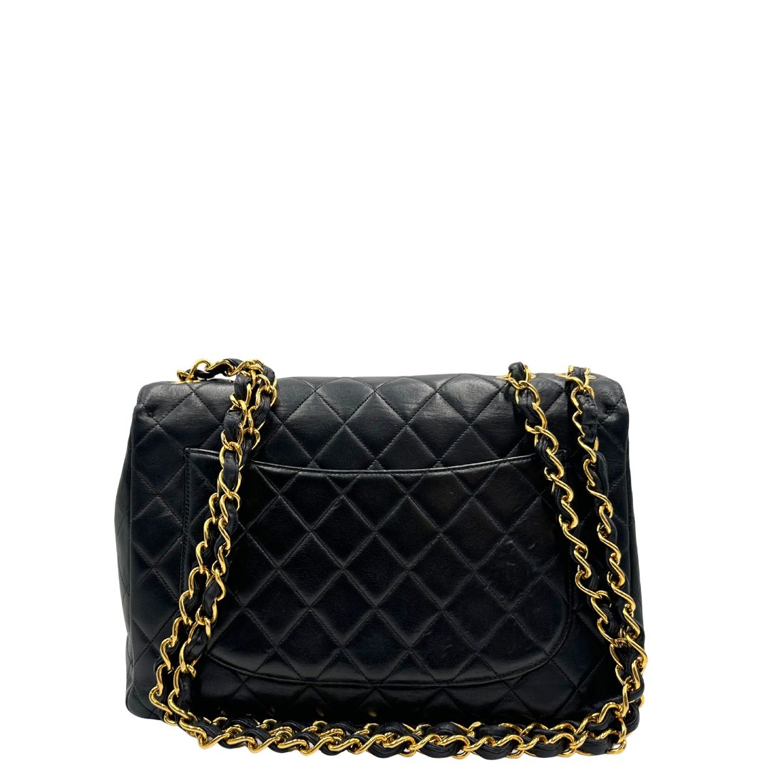 retro Borsa Chanel in pelle nera trapuntata con hardware dorato, di lusso, originale, ottime condizioni, usata. 