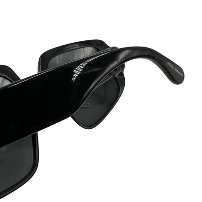 Occhiali da sole Dolce & Gabbana neri, di lusso, originale, ottime condizioni, usati.