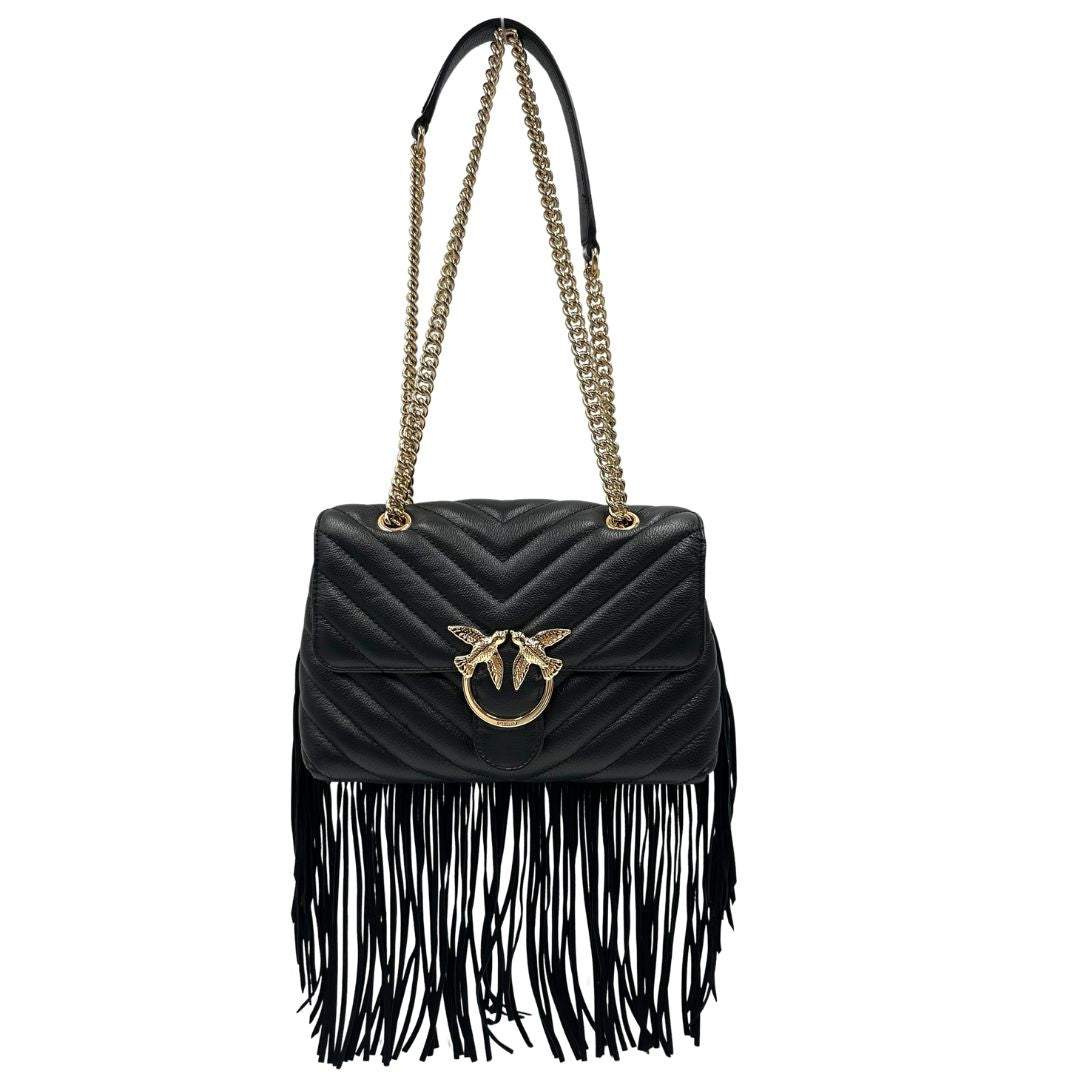 Front, Borsa Pinko in morbida nappa trapuntata con frange in pelle scamosciata e hardware dorato, indossabile a tracolla o a spalla.