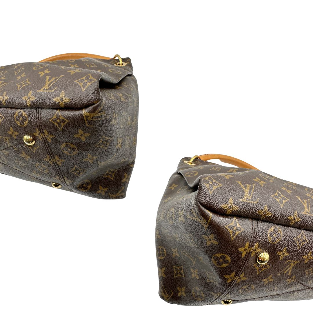 angoli  Artsy Louis Vuitton nella versione MM, di lusso, originale, ottime condizioni, usata 