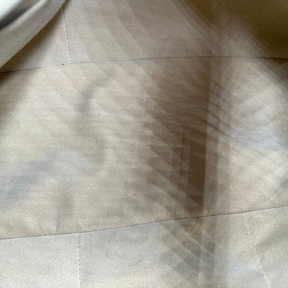 interno  Artsy Louis Vuitton nella versione MM, di lusso, originale, ottime condizioni, usata 