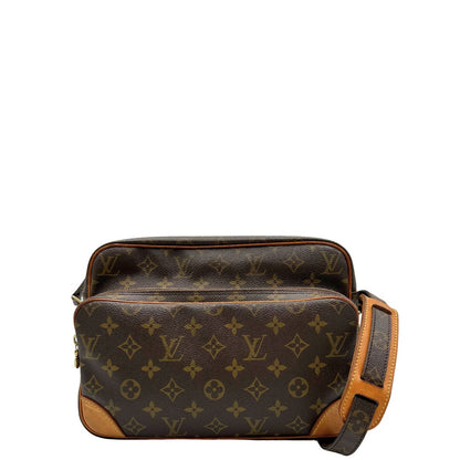 Front di una borsa Nile con tracolla di LV in canvas monogrammato, usata, originale, second hand, in ottime condizioni.