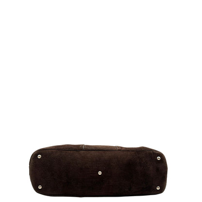 Base, Borsa YSL realizzata in camoscio marrone trama cocco color marrone cioccolato e hardware argentato, indossabile a spalla. Originale, usata, di lusso, in ottime condizioni.