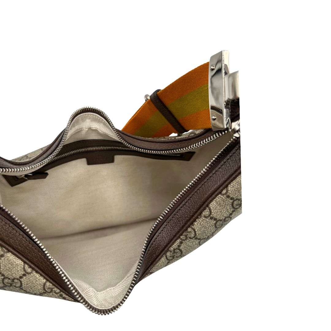 Interno, Borsa Gucci Attache in canvas beige con tracolla Web arancione e verde. Originale, usata, di lusso, in condizioni eccellenti.