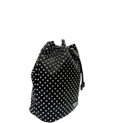 Lato destro, Pochette Prada Tipicamente realizzata in raso di seta nero, impreziosita da cristalli sintetici, Indossabile a mano.