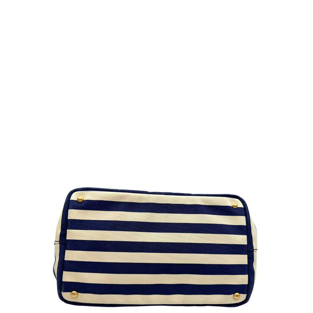 Base, Borsa Prada in tela caratterizzato da una fantasia a righe orizzontali blu navy e avorio, Indossabile a mano oppure a tracolla.