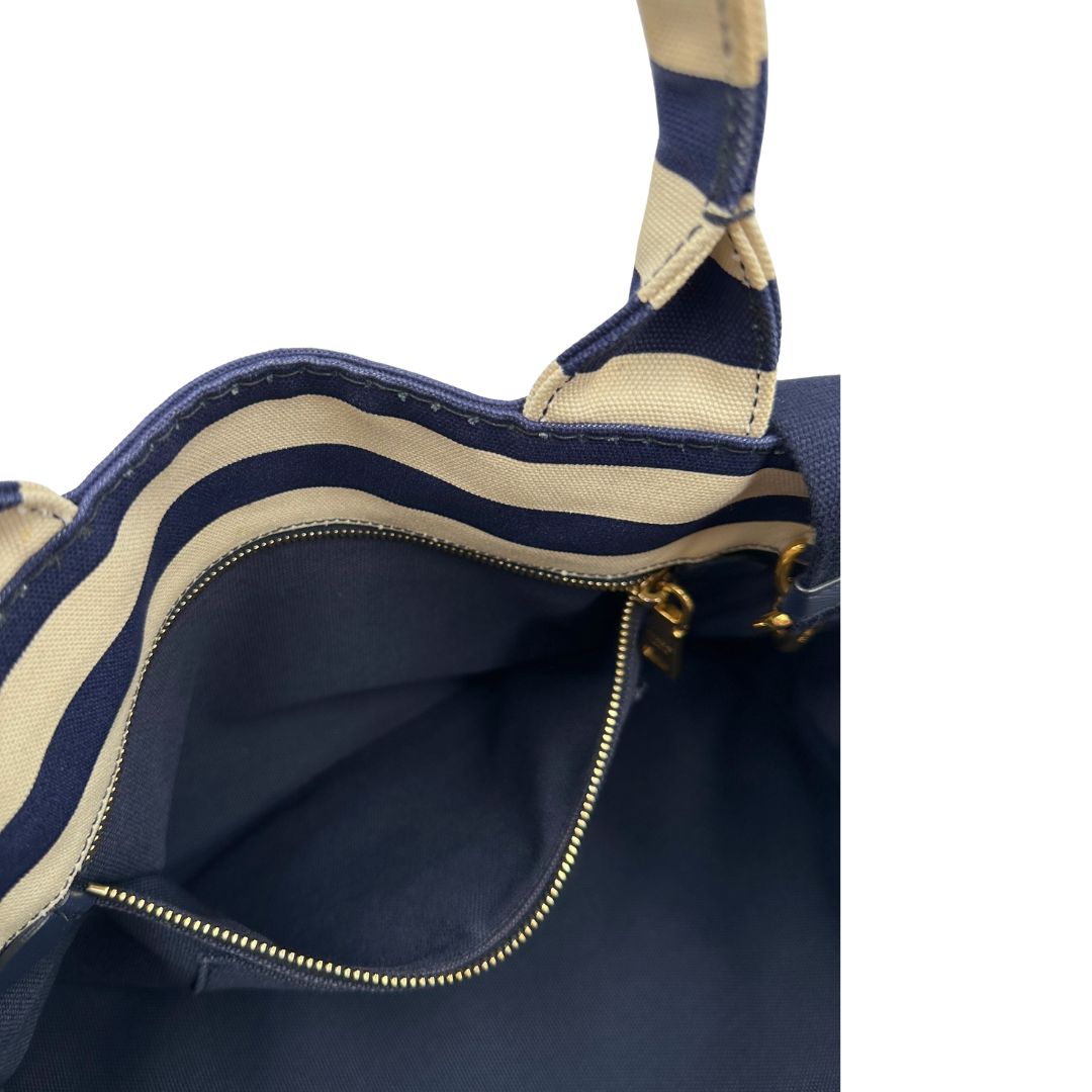 Tasca interna, Borsa Prada in tela caratterizzato da una fantasia a righe orizzontali blu navy e avorio, Indossabile a mano oppure a tracolla.