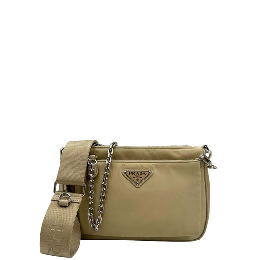 front  borsa a tracolla Prada in re- nylon beige con pochette amovibile, di lusso, originale, ottime condizioni, usata.