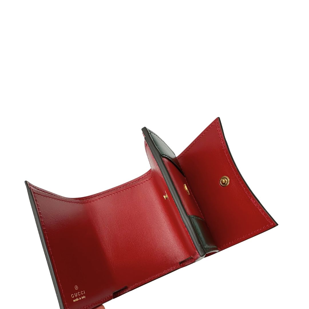 Interno, Portafoglio Gucci x Balenciaga The Hacker Project in pelle verde e rossa con hardware oro anticato. Originale, usato, di lusso, in condizioni eccellenti.