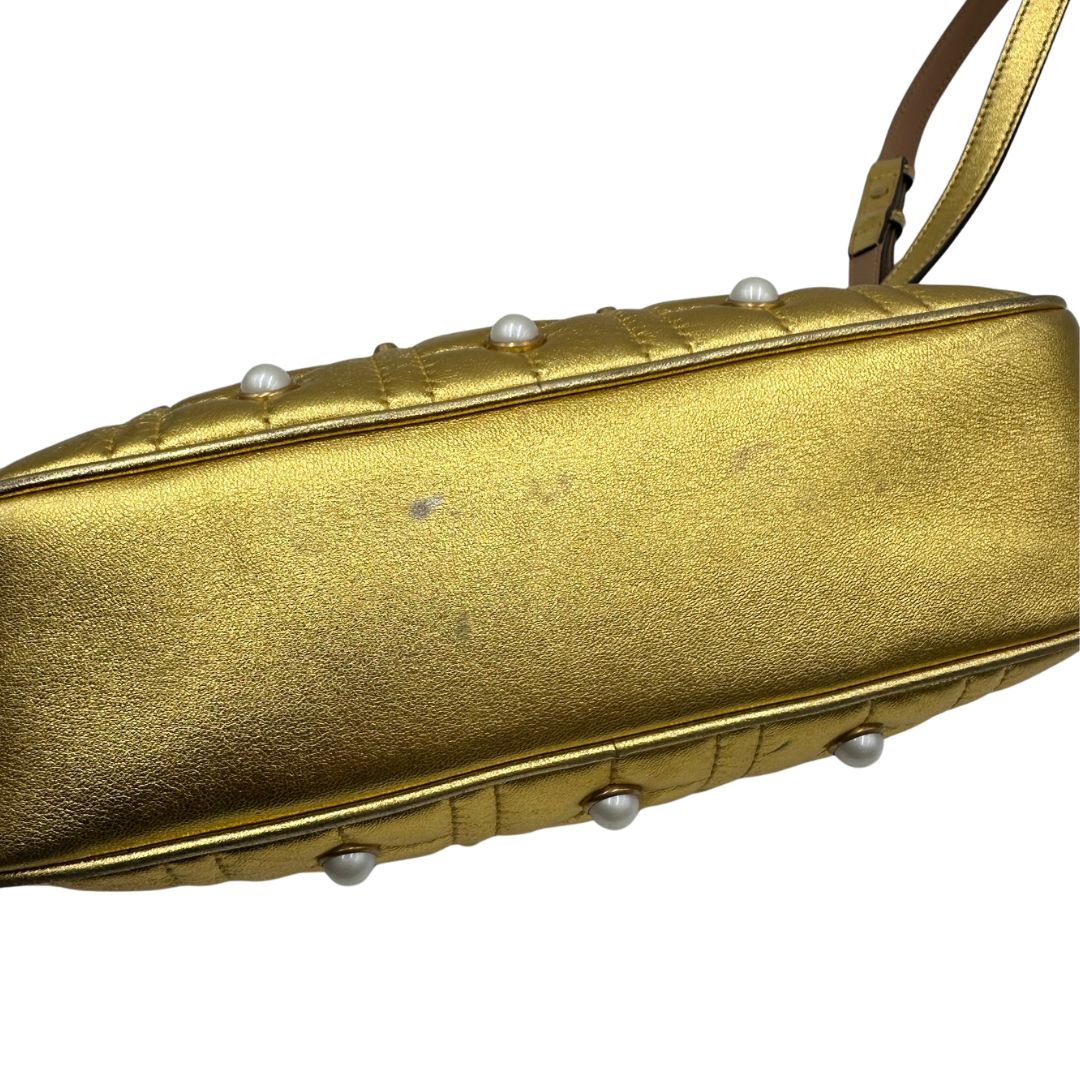 aloni Camera Bag Gucci Marmont in pelle dorata impreziosita da perline, di lusso, originale, ottime condizioni, usata. 