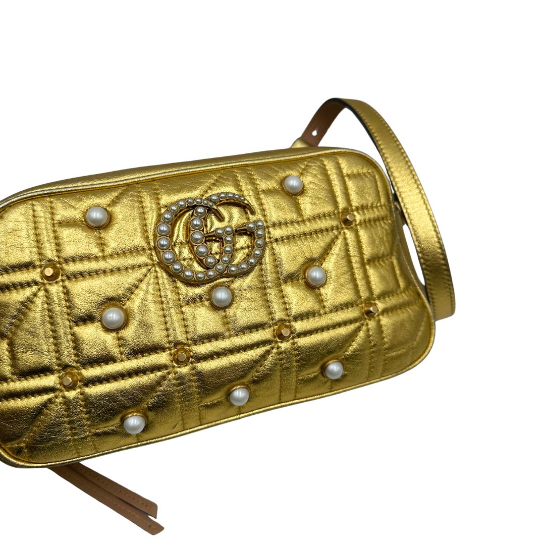 Camera Bag Gucci Marmont in pelle dorata impreziosita da perline, di lusso, originale, ottime condizioni, usata.