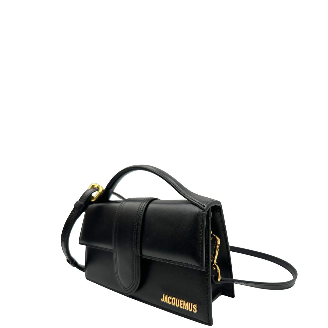 lato Borsa Jacquemus nella versione Le Grand Bambino in pelle nera, di lusso, originale, ottime condizioni, usata-