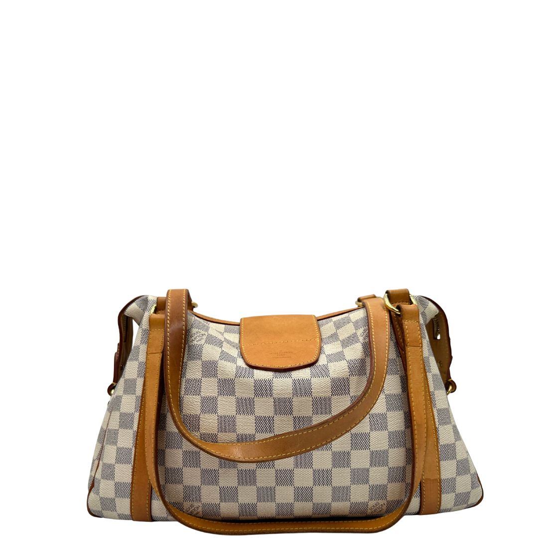 Retro di una borsa Louis Vuitton Stresa realizzata in tela Damier Azur con hardware dorato, usata, originale, second hand, in ottime condizioni.