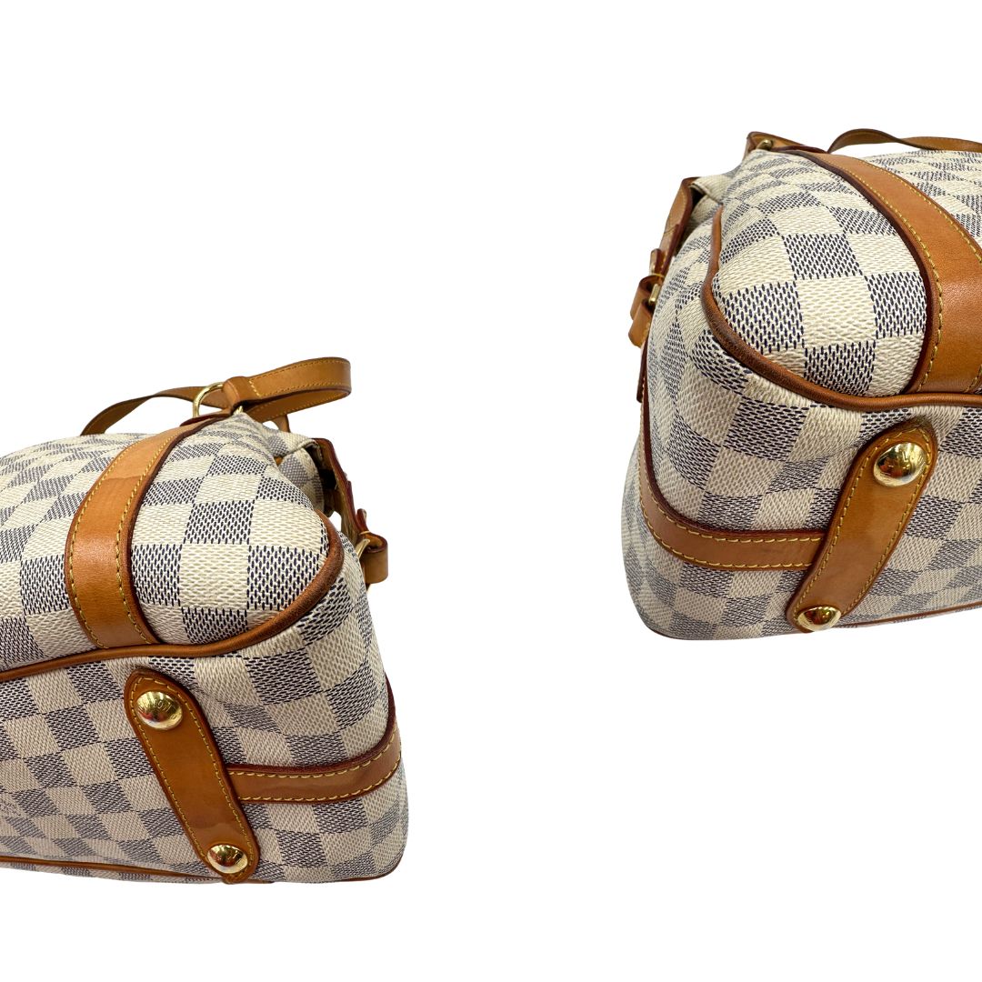 Angoli di una borsa Louis Vuitton Stresa realizzata in tela Damier Azur con hardware dorato, usata, originale, second hand, in ottime condizioni.