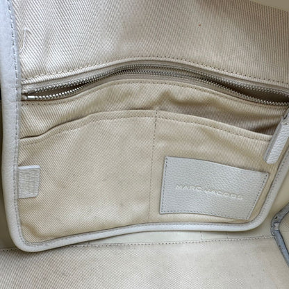 interno Borsa The Tote Bag Marc Jacobs in pelle bianca nella versione media, di lusso, originale, ottime condizioni, usata. 