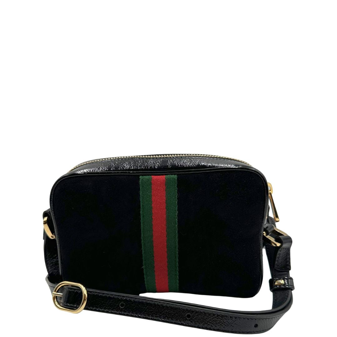 retro  Borsa Gucci in pelle verniciata nera e pelle scamosciata tono su tono, impreziosita da striscia Web verde e rossa, di lusso, originale, ottime condizioni, usata. 