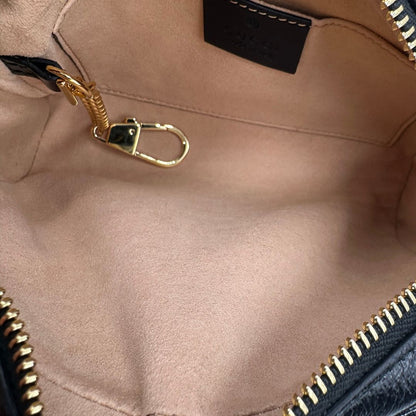 interno  Borsa Gucci in pelle verniciata nera e pelle scamosciata tono su tono, impreziosita da striscia Web verde e rossa, di lusso, originale, ottime condizioni, usata. 