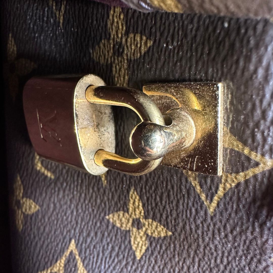  Borsa LV Montaigne nella versione MM in canvas monogram, di lusso, originale, ottime condizioni, usata.