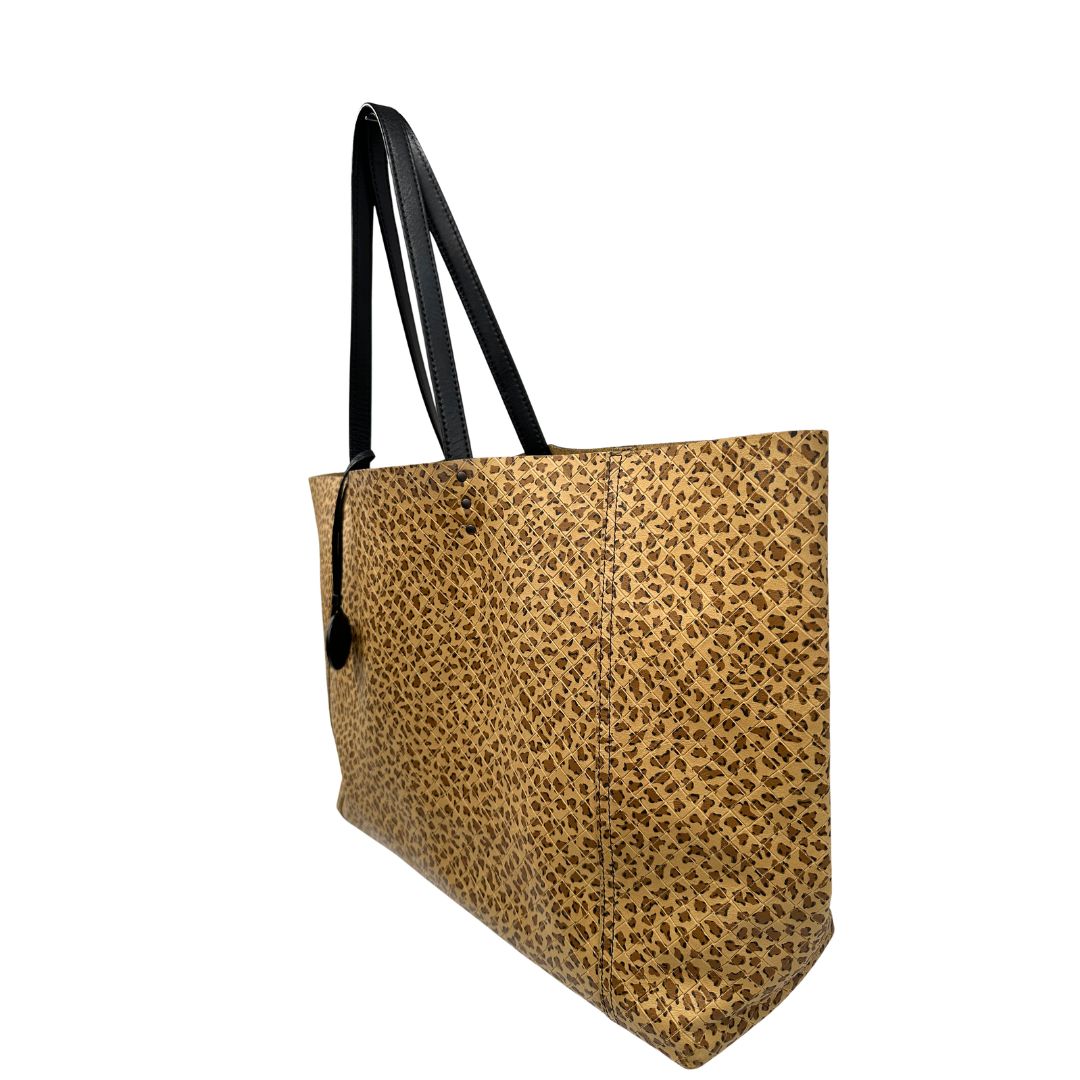 lato Borsa Bottega Veneta trama animalier, indossabile a spalla, di lusso, originale, ottime condizioni, usata. 