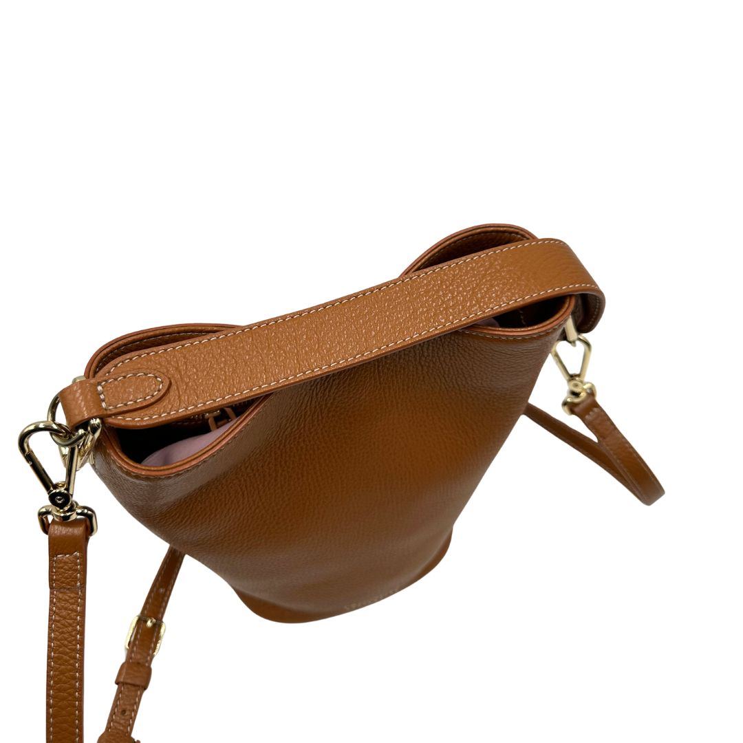 manico Secchiello Coccinelle in pelle martellata color marrone cognac, di lusso, originale, ottime condizioni, usato 
