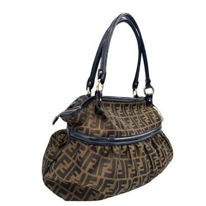 lato Borsa Fendi Chef trama Zucca e finiture in pelle verniciata blu, di lusso, originale, ottime condizioni. 