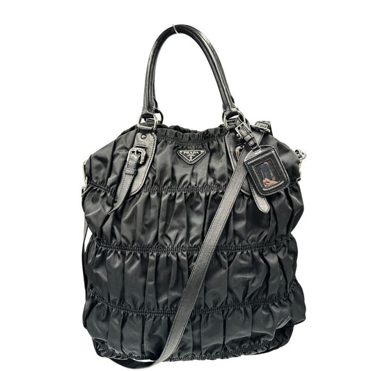 front Tote Prada goffrata in nylon e finiture in pelle , di lusso, originale, ottime condizioni, usata. 