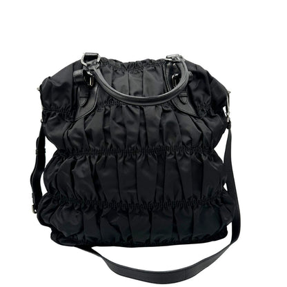 retro Tote Prada goffrata in nylon e finiture in pelle , di lusso, originale, ottime condizioni, usata.