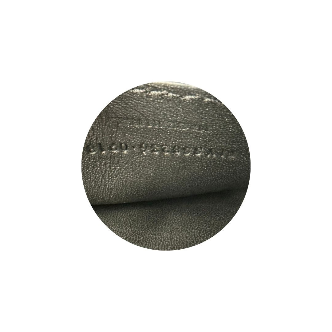 codice Marsupio Saint Laurent in pelle cocco nera, di lusso, originale, ottime condizioni, usato. 