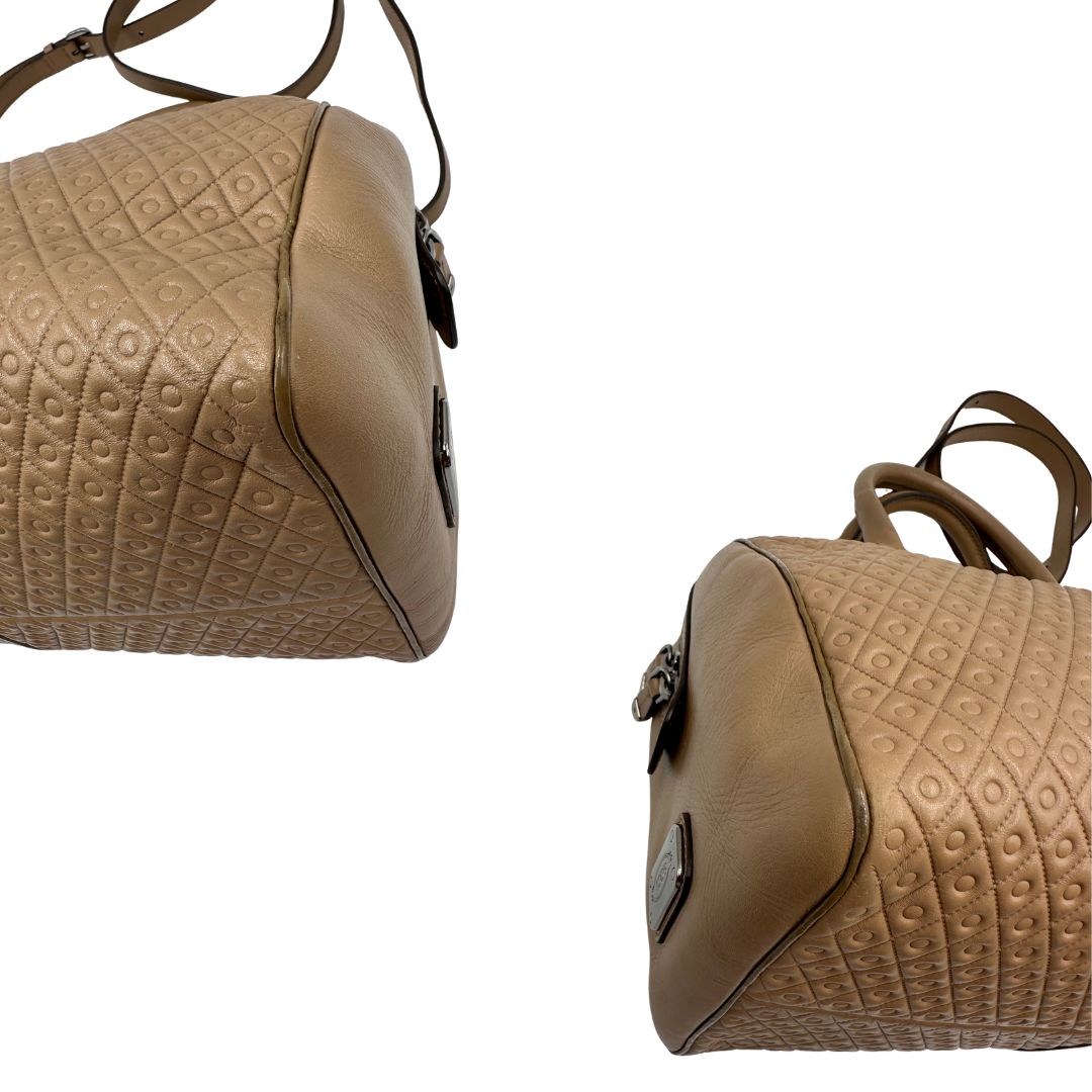 Bauletto in pelle color nocciola, indossabile a tracolla o a mano, di lusso, originale, ottime condizioni, usato.