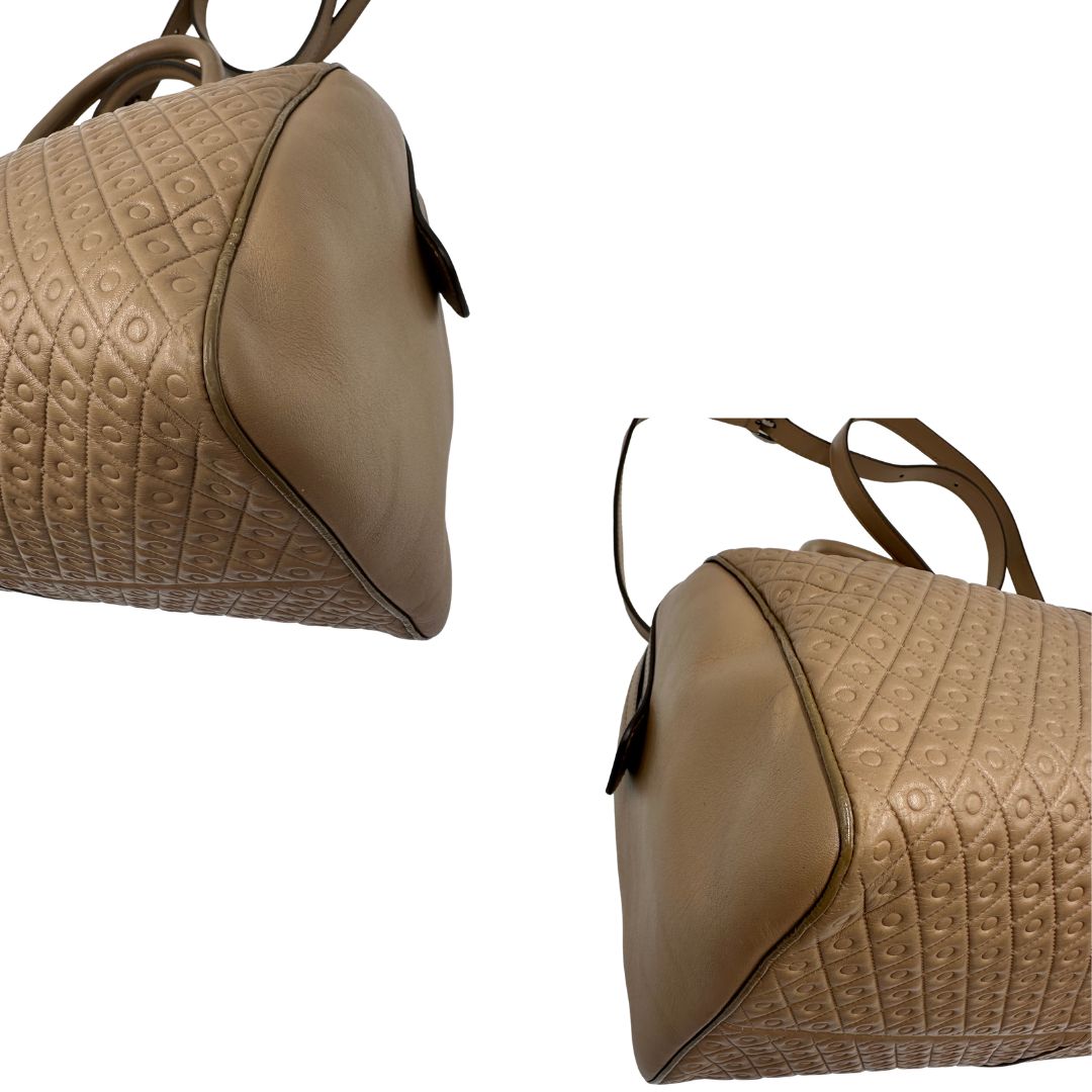 Bauletto in pelle color nocciola, indossabile a tracolla o a mano, di lusso, originale, ottime condizioni, usato.