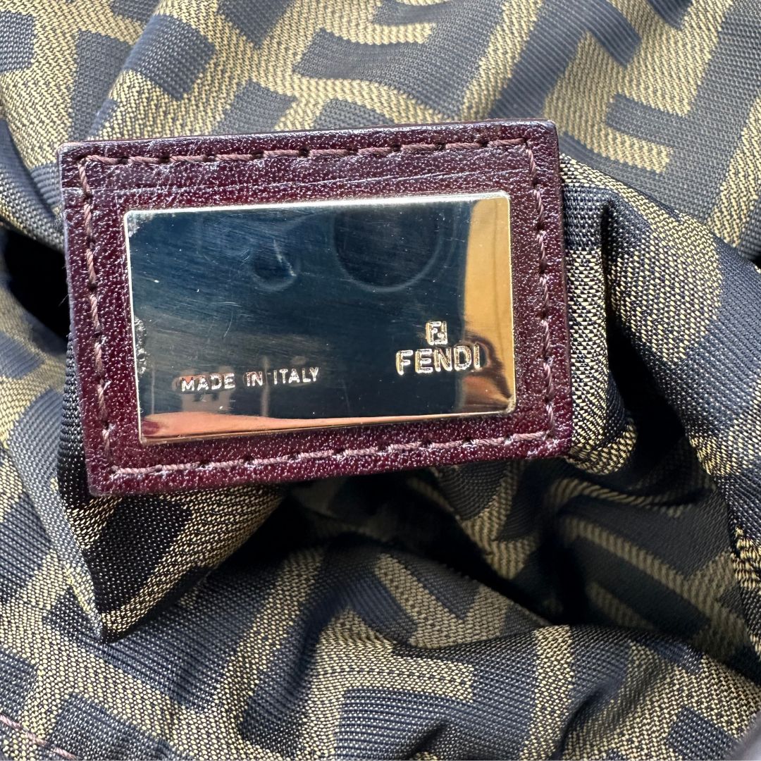 interno borsa Fendi Spy marrone con interni trama Zucca, di lusso, originale, ottime condizioni, usata.  