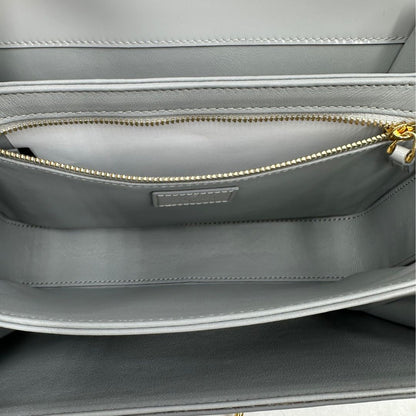 interno Borsa Gucci in pelle pettinata grigia, di lusso, originale, eccellenti condizioni, usata. 